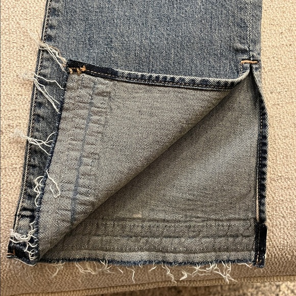 Daze High-Rise Women's Blue Denim Jeans — Distressed Hem - Picture 5 of 10